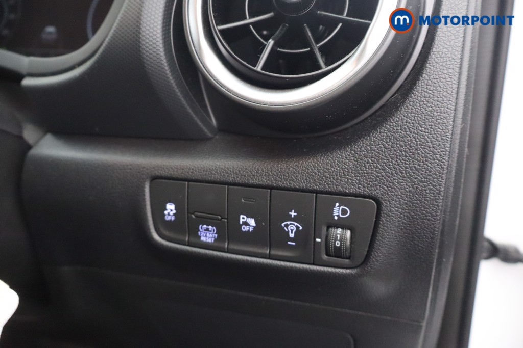Hyundai Kona Se Connect Automatic Petrol-Electric Hybrid SUV - Stock Number (1637141) - 9th supplementary image