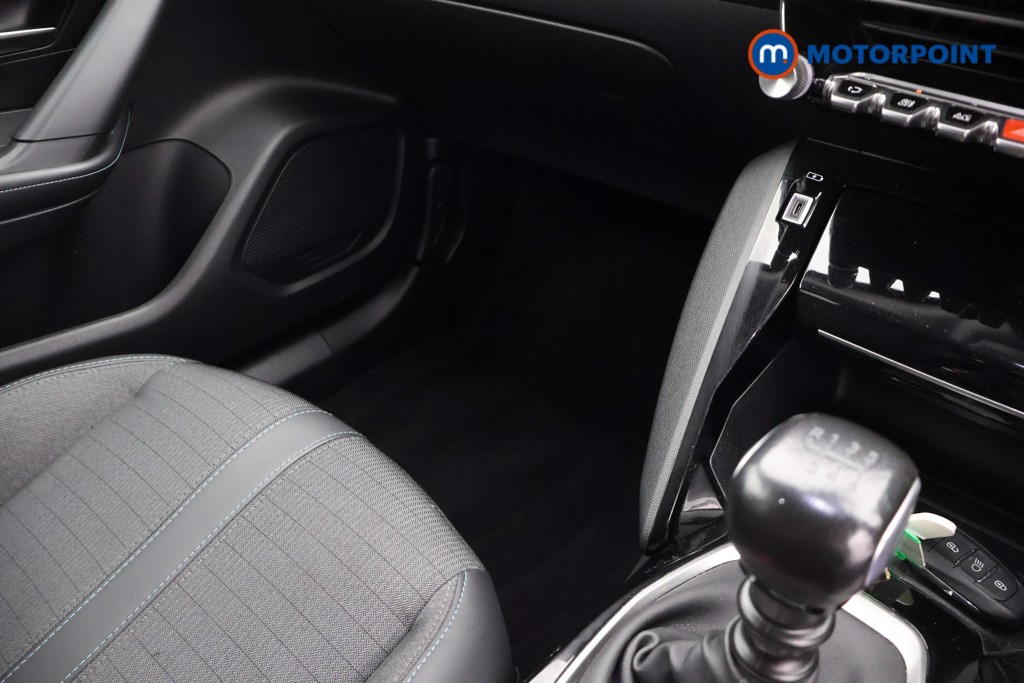 Peugeot 2008 Allure Manual Petrol SUV - Stock Number (1653998) - 18th supplementary image