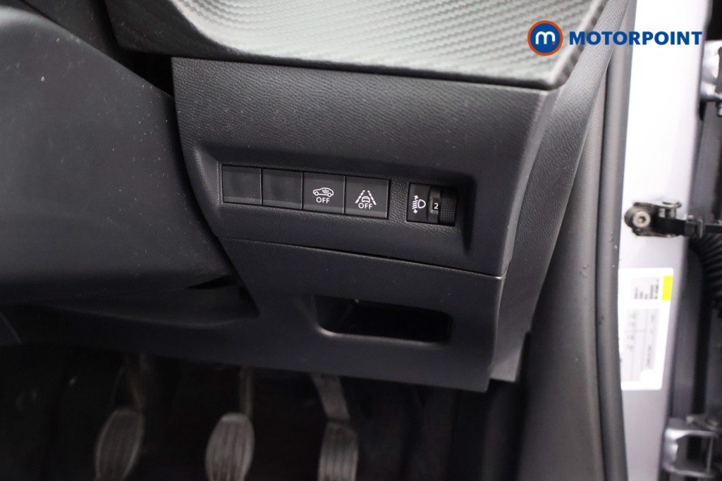 Peugeot 2008 Allure Manual Petrol SUV - Stock Number (1653998) - 19th supplementary image