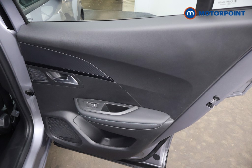 Peugeot 2008 Allure Manual Petrol SUV - Stock Number (1653998) - 24th supplementary image