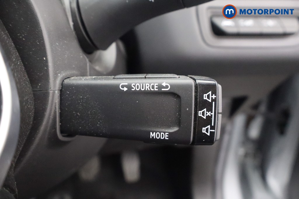 Renault Captur Techno Manual Petrol SUV - Stock Number (1657481) - 8th supplementary image