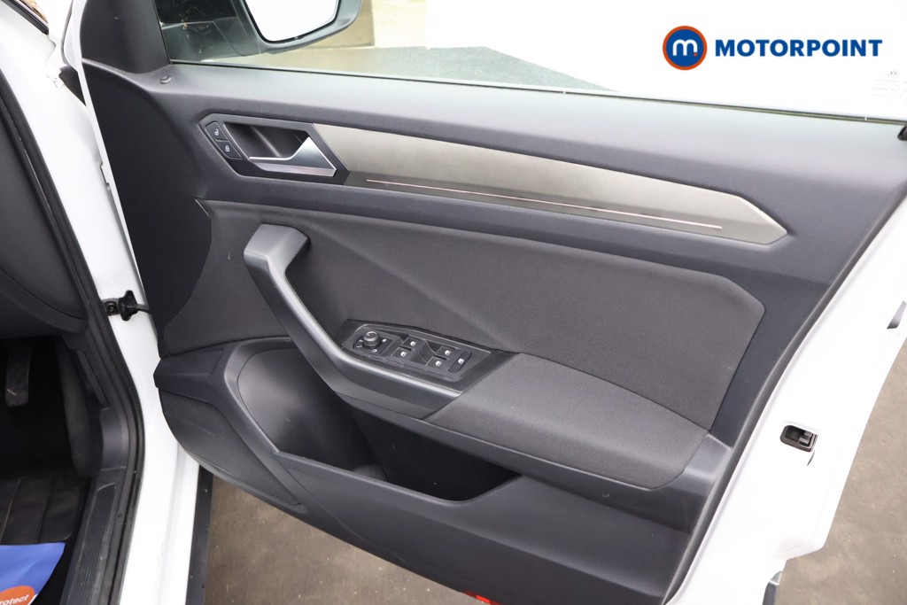Volkswagen T-Roc Design Manual Petrol SUV - Stock Number (1657621) - 19th supplementary image