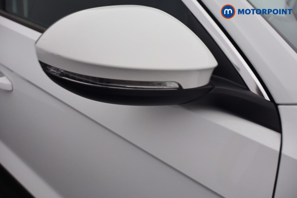 Volkswagen T-Roc Life Manual Petrol SUV - Stock Number (1659416) - 21st supplementary image