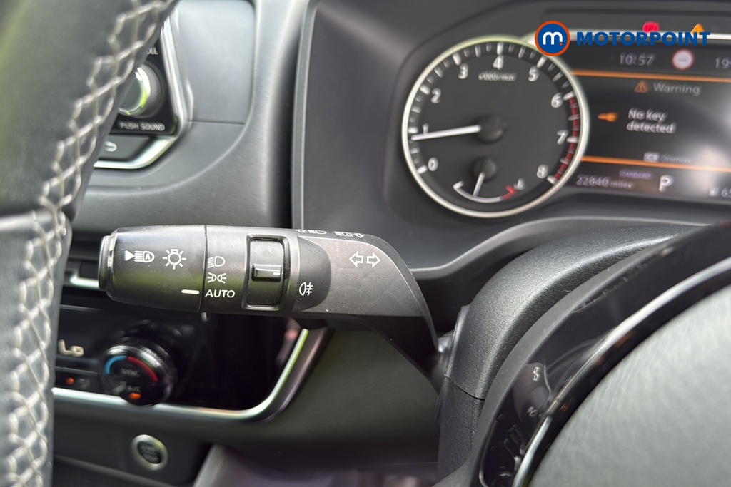 Nissan Qashqai Acenta Premium Automatic Petrol SUV - Stock Number (1660731) - 5th supplementary image