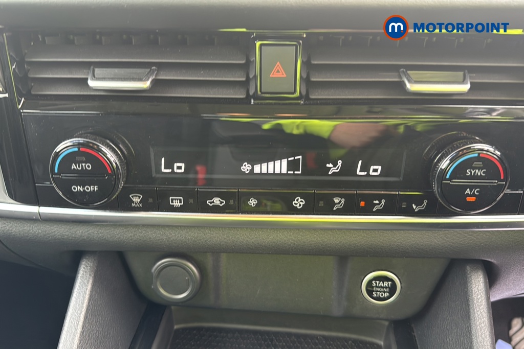 Nissan Qashqai Acenta Premium Automatic Petrol SUV - Stock Number (1660731) - 12th supplementary image
