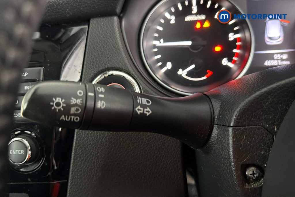 Nissan Qashqai N-Connecta Manual Diesel SUV - Stock Number (1664674) - 6th supplementary image