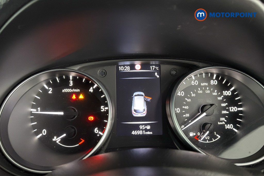 Nissan Qashqai N-Connecta Manual Diesel SUV - Stock Number (1664674) - 8th supplementary image