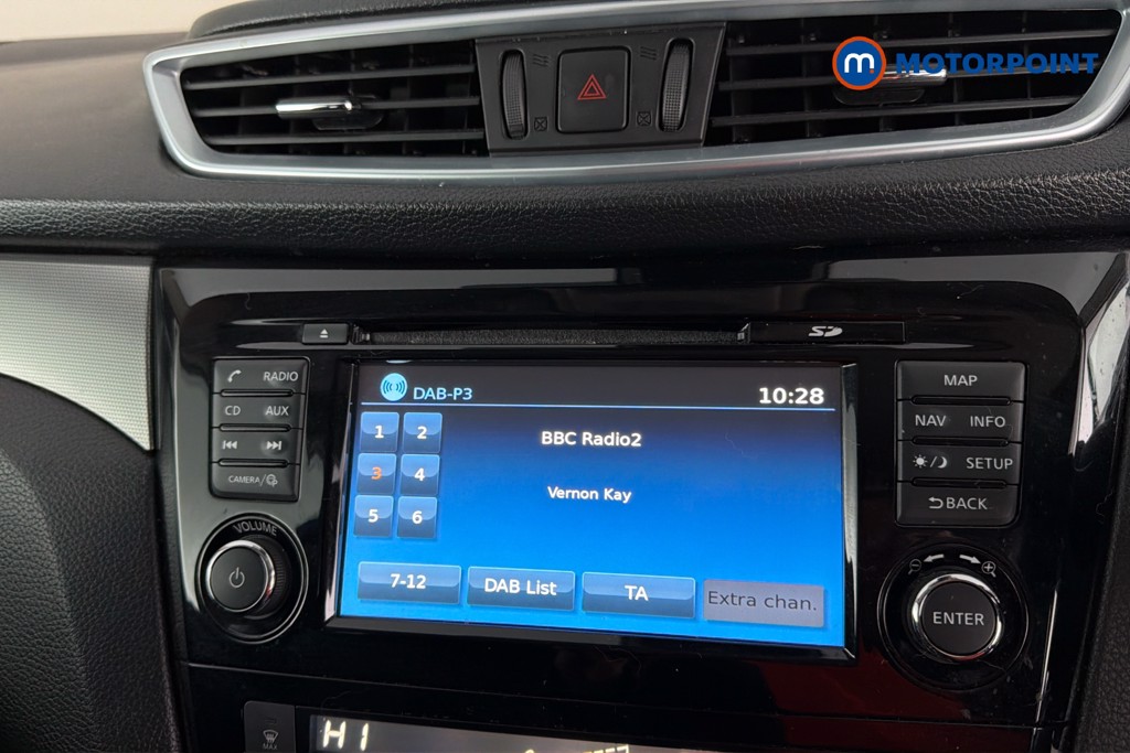 Nissan Qashqai N-Connecta Manual Diesel SUV - Stock Number (1664674) - 9th supplementary image
