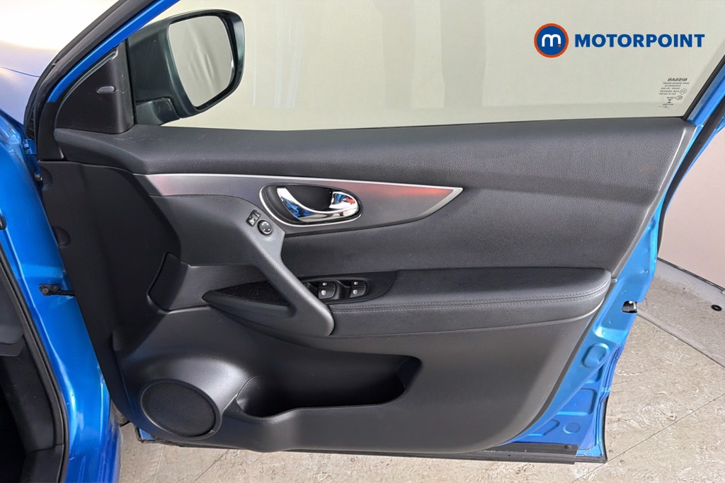 Nissan Qashqai N-Connecta Manual Diesel SUV - Stock Number (1664674) - 19th supplementary image