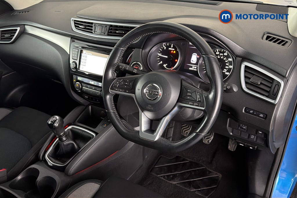 Nissan Qashqai N-Connecta Manual Diesel SUV - Stock Number (1664674) - 1st supplementary image