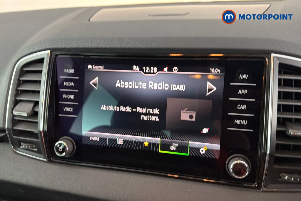 Skoda Karoq Se L Manual Petrol SUV - Stock Number (1669593) - 9th supplementary image