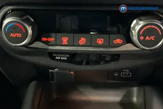 Nissan Juke N-Connecta Automatic Petrol SUV - Stock Number (1669773) - 994th supplementary image