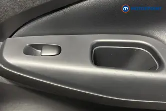Nissan Juke N-Connecta Automatic Petrol SUV - Stock Number (1669773) - 998th supplementary image