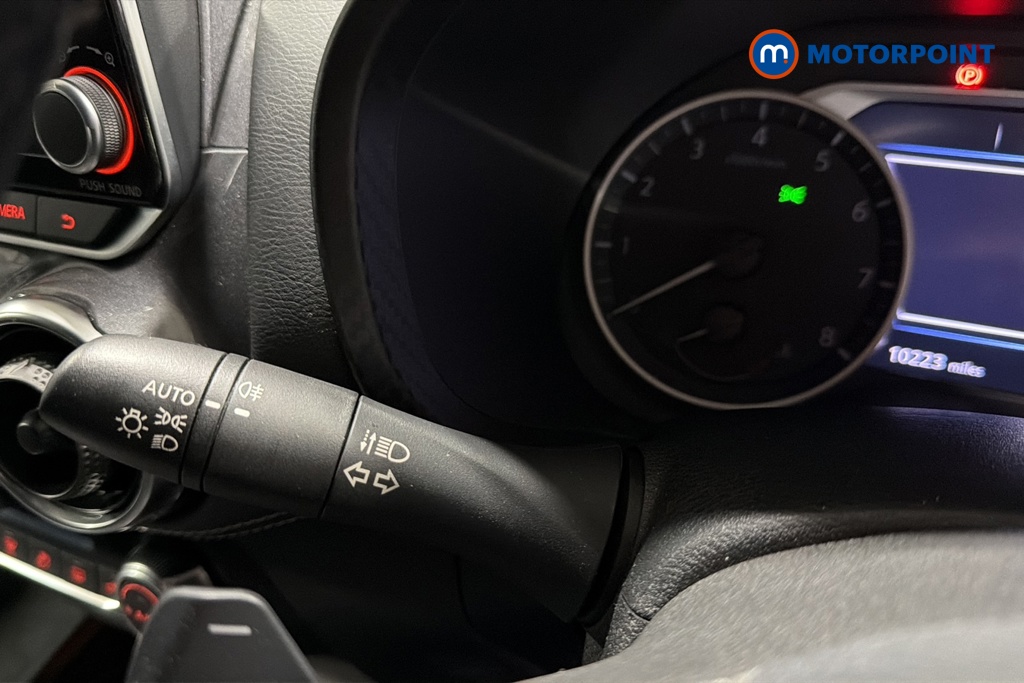 Nissan Juke N-Connecta Automatic Petrol SUV - Stock Number (1669773) - 5th supplementary image