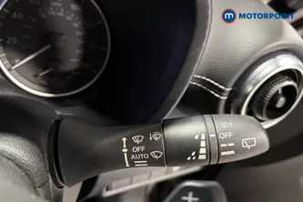 Nissan Juke N-Connecta Automatic Petrol SUV - Stock Number (1669773) - 6th supplementary image