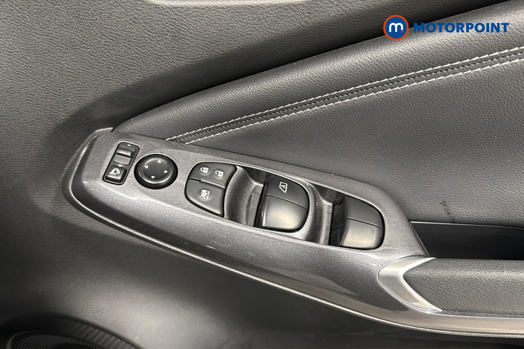 Nissan Juke N-Connecta Automatic Petrol SUV - Stock Number (1669773) - 19th supplementary image