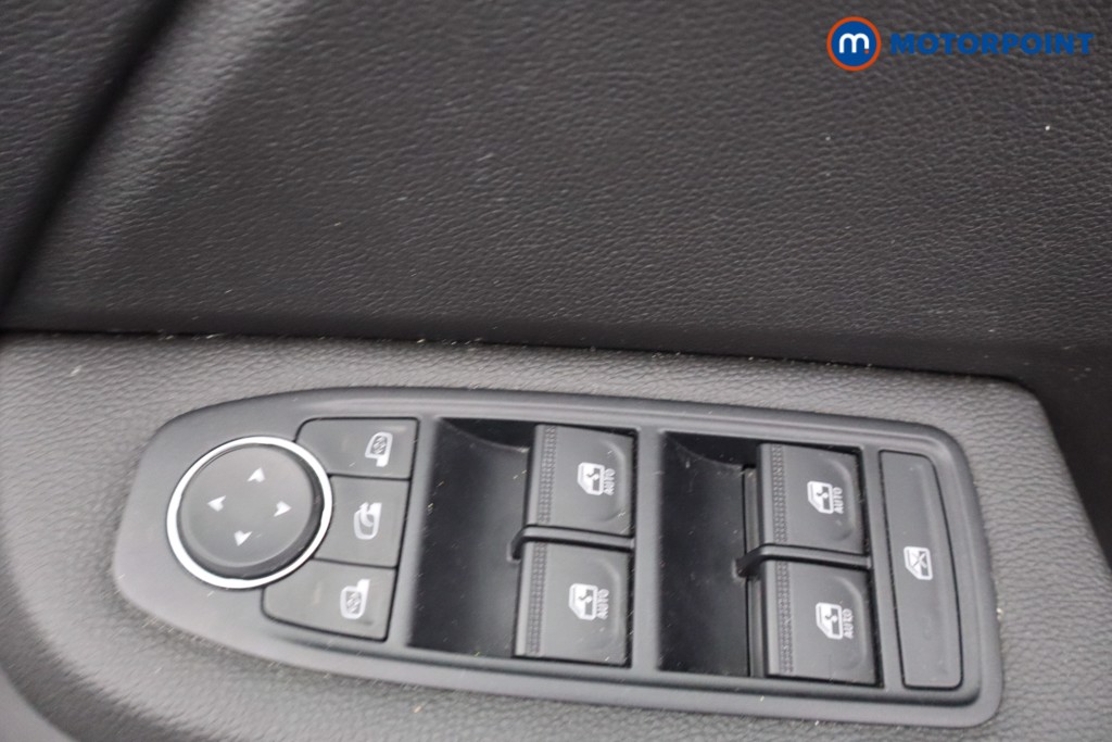 Renault Clio Evolution Manual Petrol Hatchback - Stock Number (1669875) - 8th supplementary image