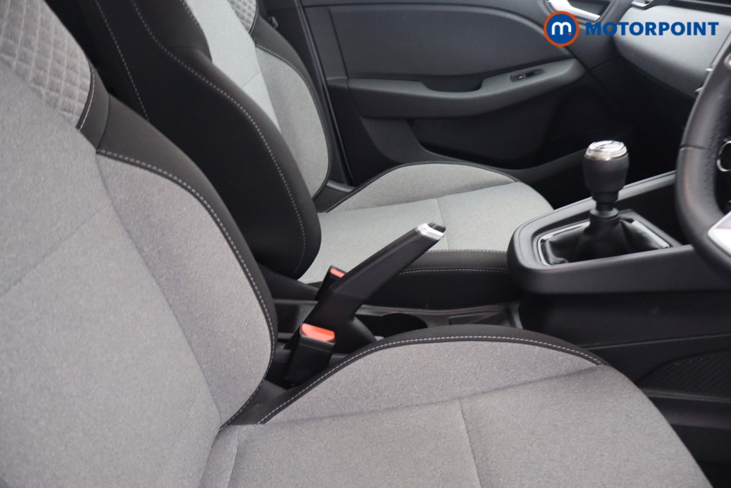 Renault Clio Evolution Manual Petrol Hatchback - Stock Number (1669875) - 9th supplementary image