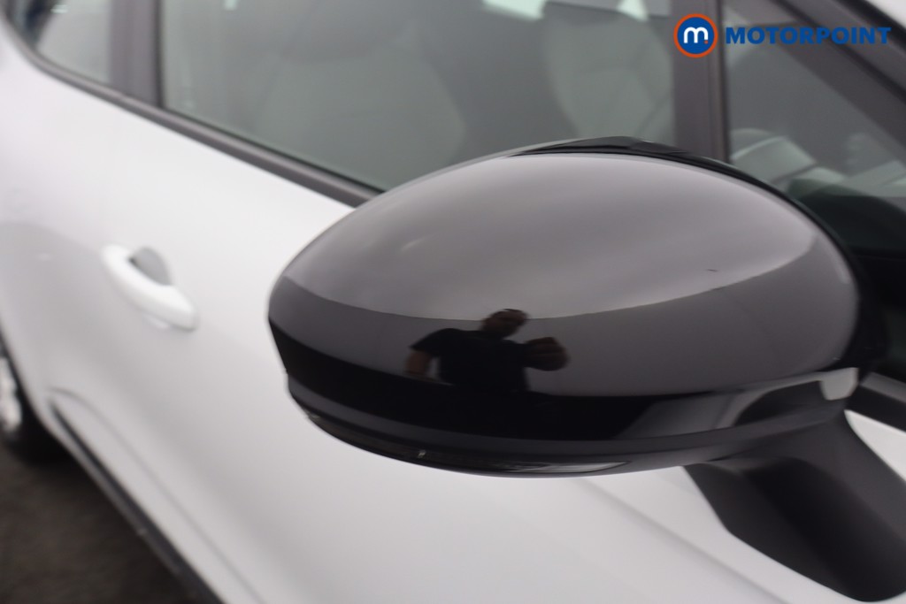 Renault Clio Evolution Manual Petrol Hatchback - Stock Number (1669875) - 17th supplementary image