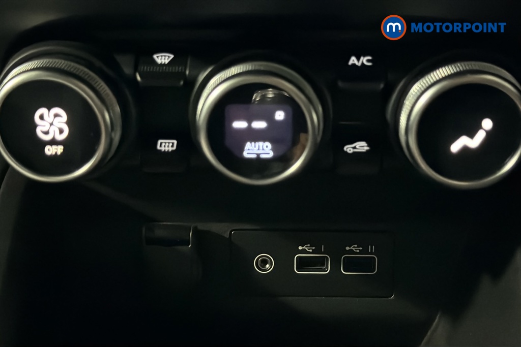 Renault Clio Evolution Manual Petrol Hatchback - Stock Number (1669877) - 994th supplementary image