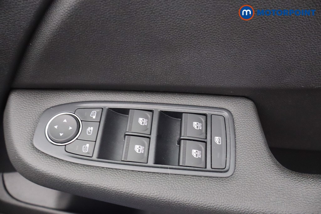 Renault Clio Evolution Manual Petrol Hatchback - Stock Number (1670184) - 8th supplementary image