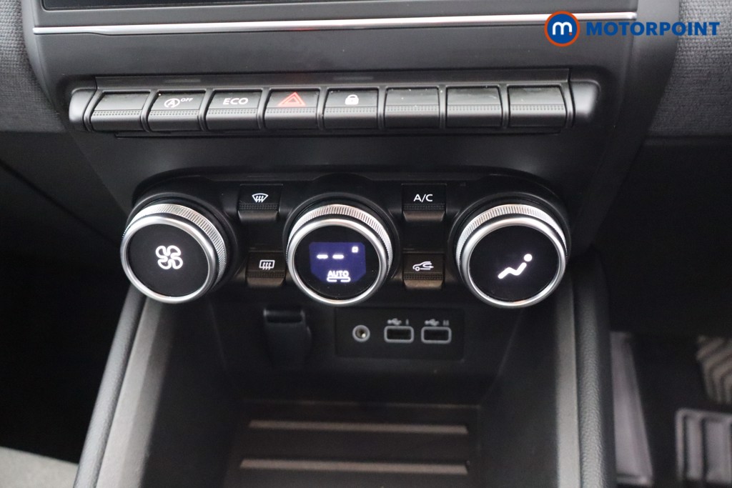 Renault Clio Evolution Manual Petrol Hatchback - Stock Number (1670184) - 14th supplementary image