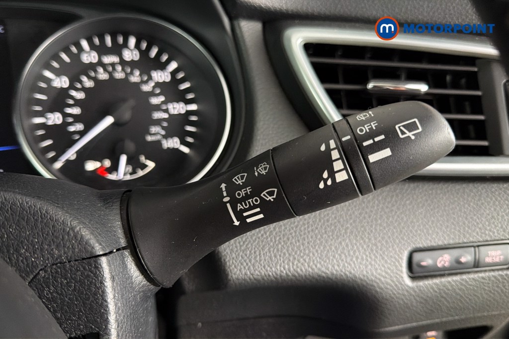 Nissan Qashqai Acenta Premium Automatic Petrol SUV - Stock Number (1671212) - 7th supplementary image