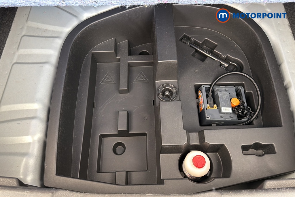 Nissan Juke Tekna Manual Petrol SUV - Stock Number (1671279) - 33rd supplementary image