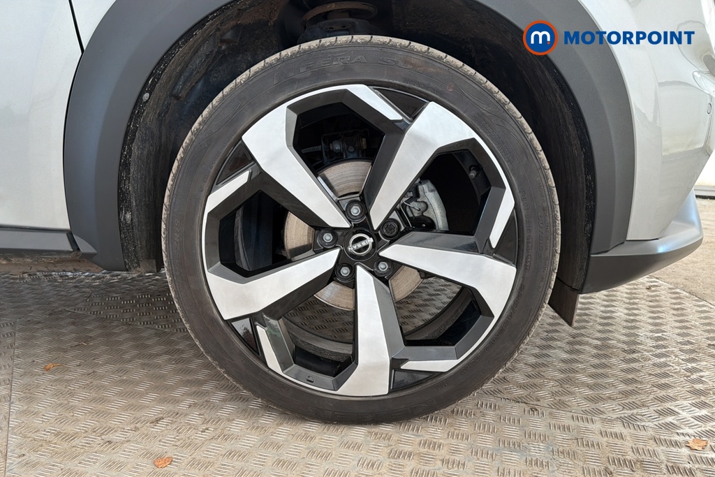 Nissan Juke Tekna Manual Petrol SUV - Stock Number (1671279) - 47th supplementary image