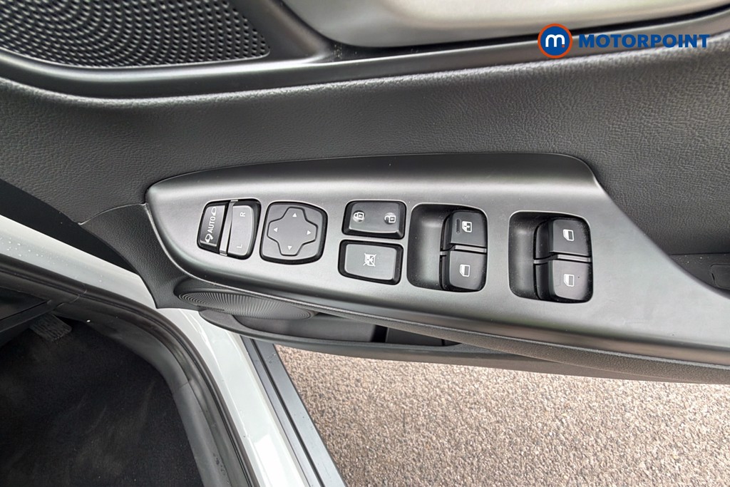 Hyundai Kona Premium Se Manual Petrol SUV - Stock Number (1671706) - 3rd supplementary image