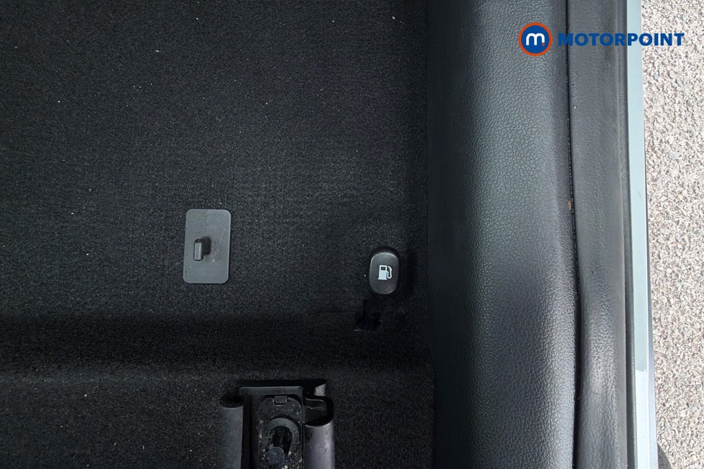 Hyundai Kona Premium Se Manual Petrol SUV - Stock Number (1671706) - 4th supplementary image