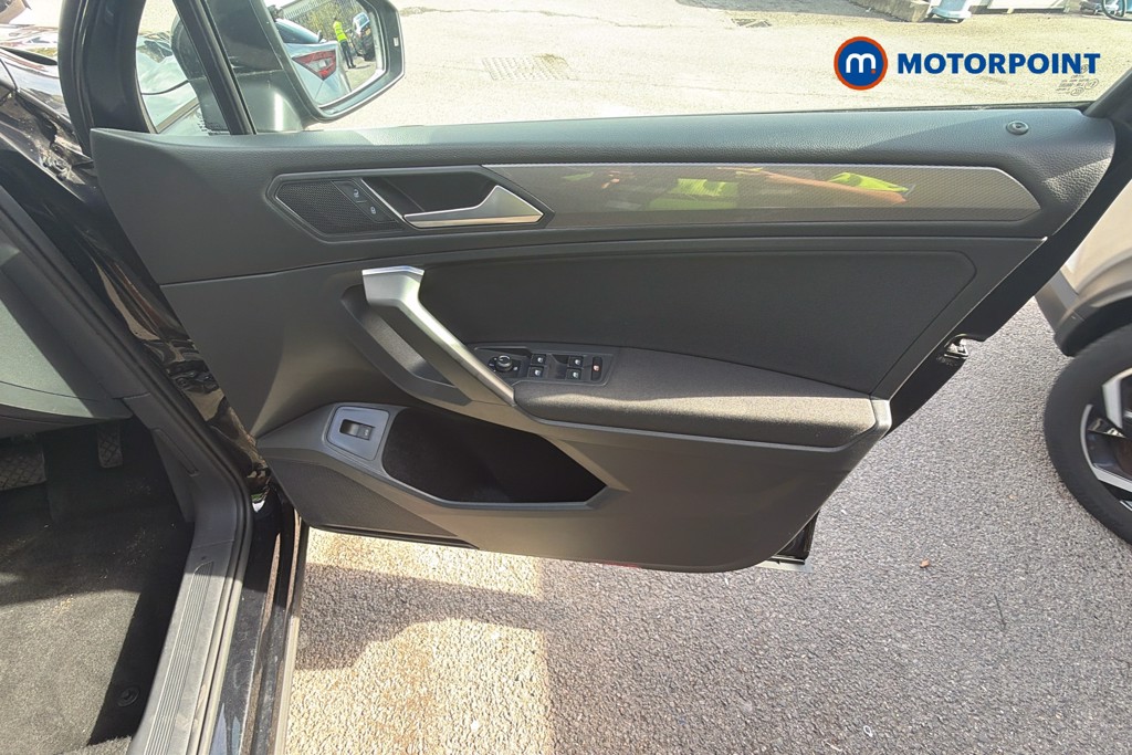 Volkswagen Tiguan Allspace Life Automatic Petrol SUV - Stock Number (1672099) - 3rd supplementary image
