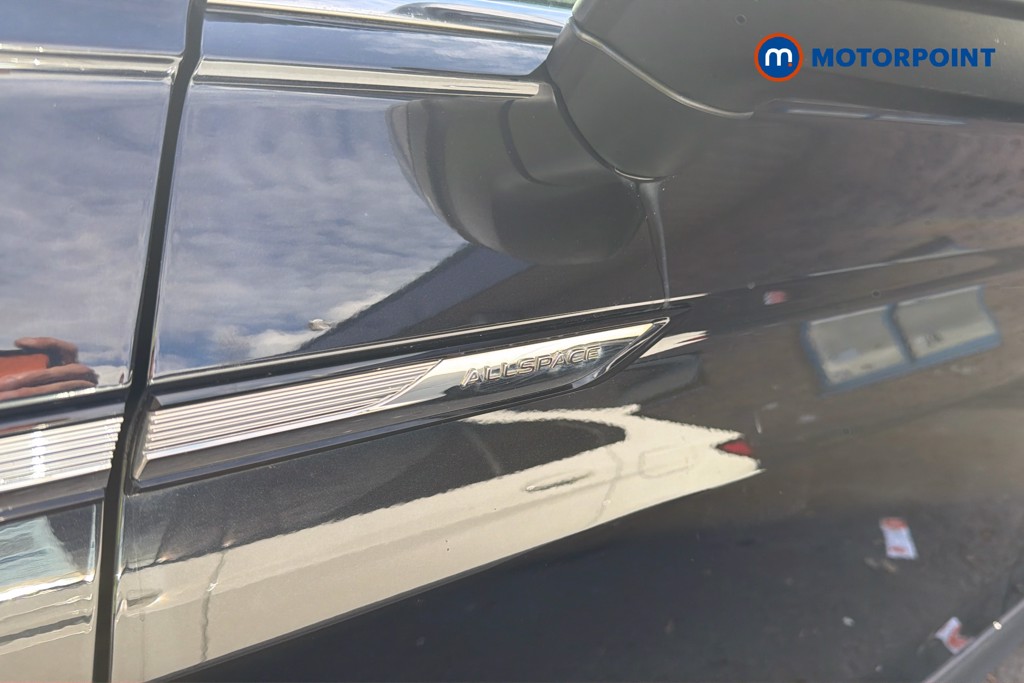 Volkswagen Tiguan Allspace Life Automatic Petrol SUV - Stock Number (1672099) - 42nd supplementary image