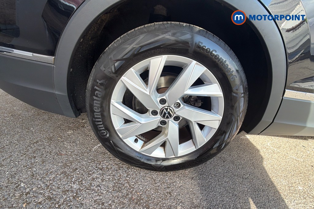 Volkswagen Tiguan Allspace Life Automatic Petrol SUV - Stock Number (1672099) - 1st supplementary image