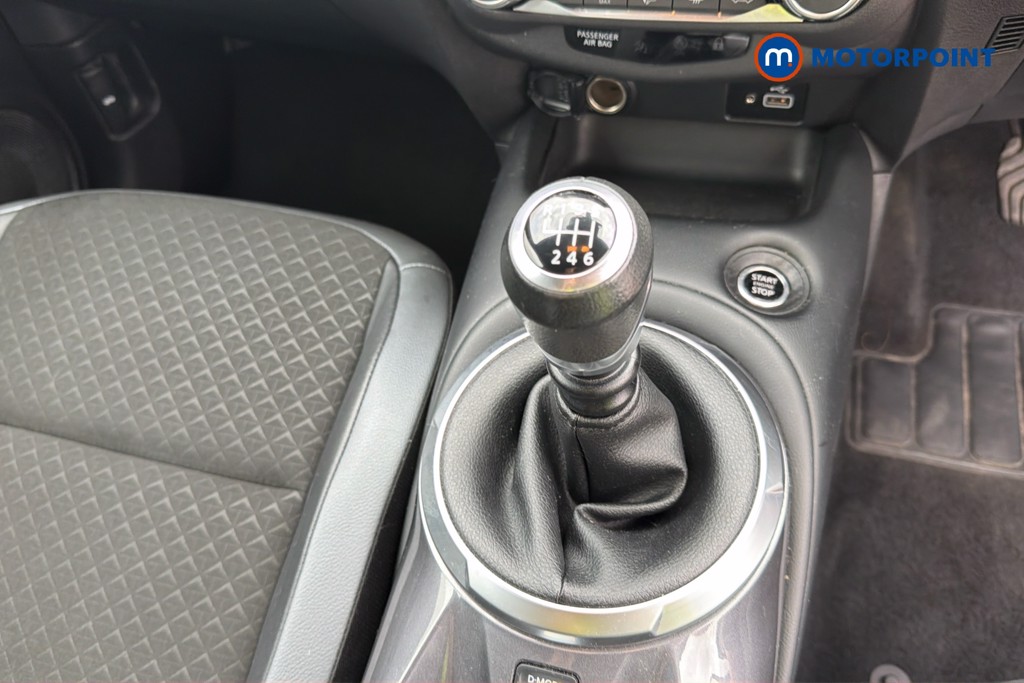 Nissan Juke N-Connecta Manual Petrol SUV - Stock Number (1672297) - 14th supplementary image