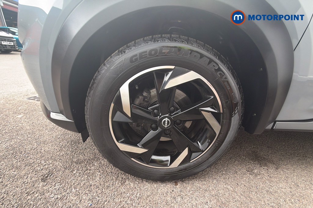 Nissan Juke N-Connecta Manual Petrol SUV - Stock Number (1672297) - 38th supplementary image