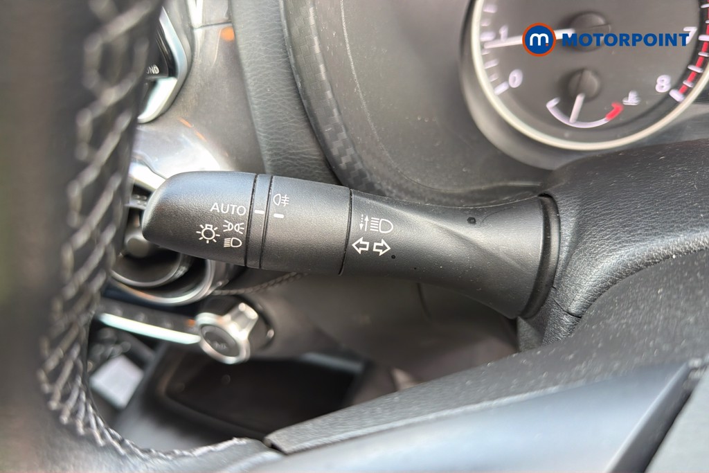 Nissan Juke N-Connecta Manual Petrol SUV - Stock Number (1673496) - 9th supplementary image