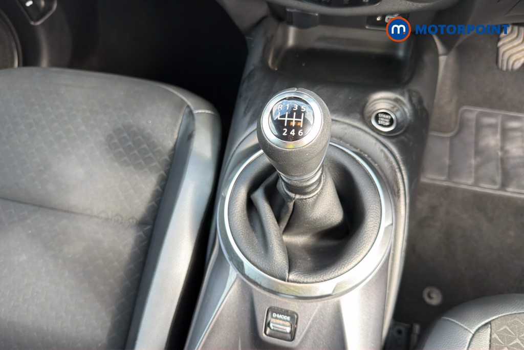 Nissan Juke N-Connecta Manual Petrol SUV - Stock Number (1673496) - 14th supplementary image