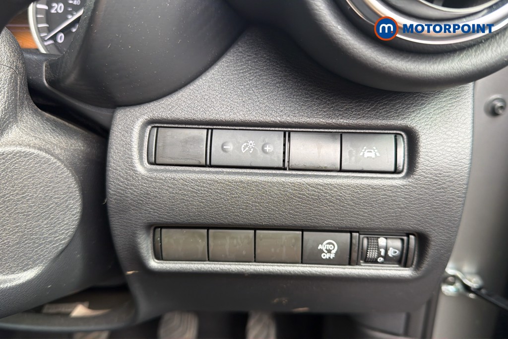 Nissan Juke N-Connecta Manual Petrol SUV - Stock Number (1673496) - 16th supplementary image
