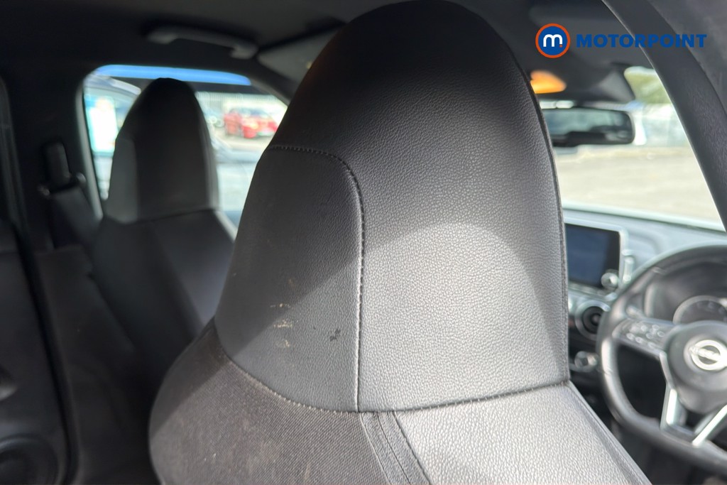 Nissan Juke N-Connecta Manual Petrol SUV - Stock Number (1673496) - 32nd supplementary image