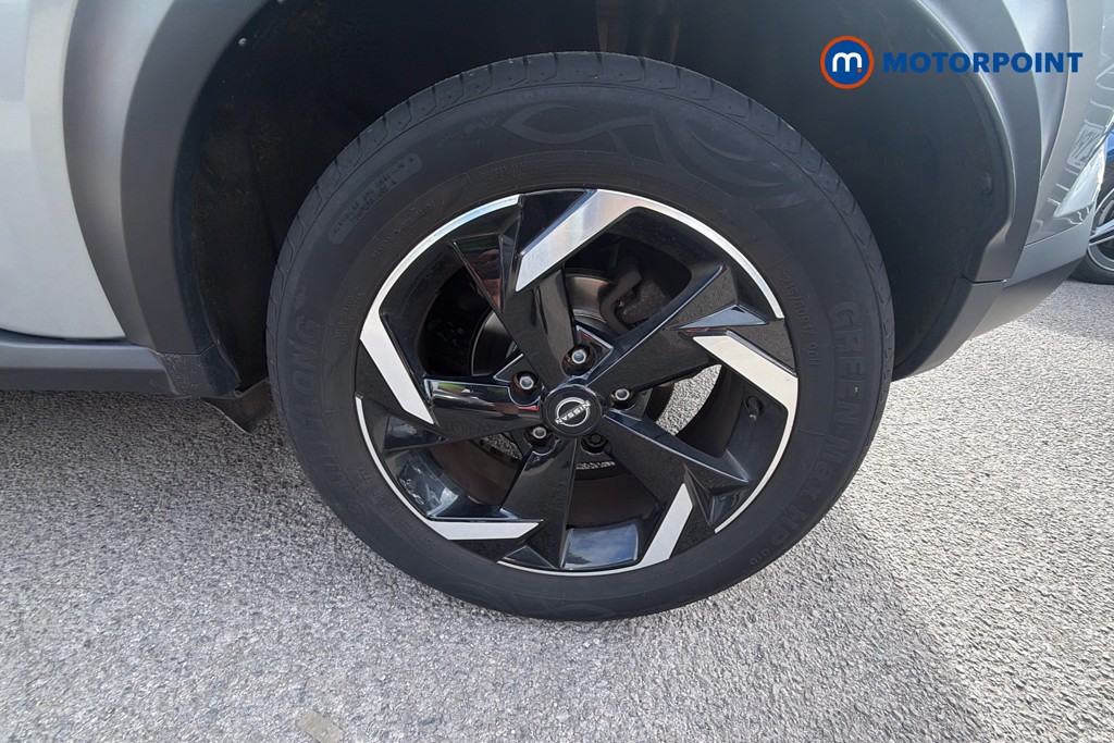 Nissan Juke N-Connecta Manual Petrol SUV - Stock Number (1673496) - 42nd supplementary image