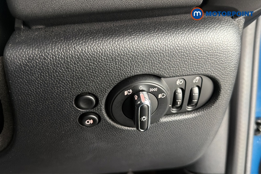 Mini Hatchback Cooper Exclusive Manual Petrol Hatchback - Stock Number (1673902) - 11th supplementary image