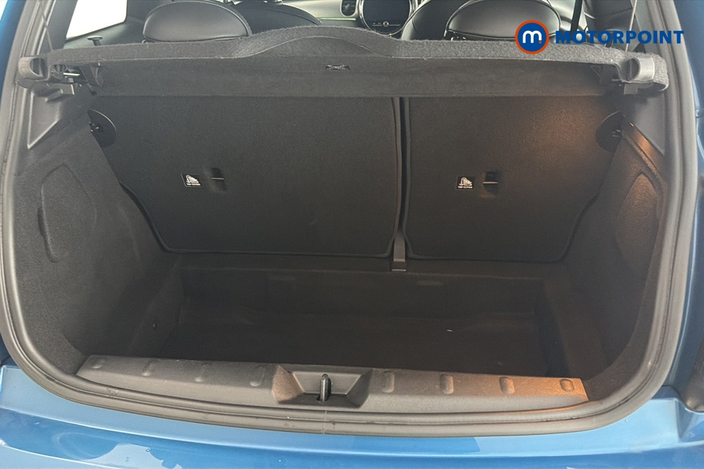 Mini Hatchback Cooper Exclusive Manual Petrol Hatchback - Stock Number (1673902) - 30th supplementary image