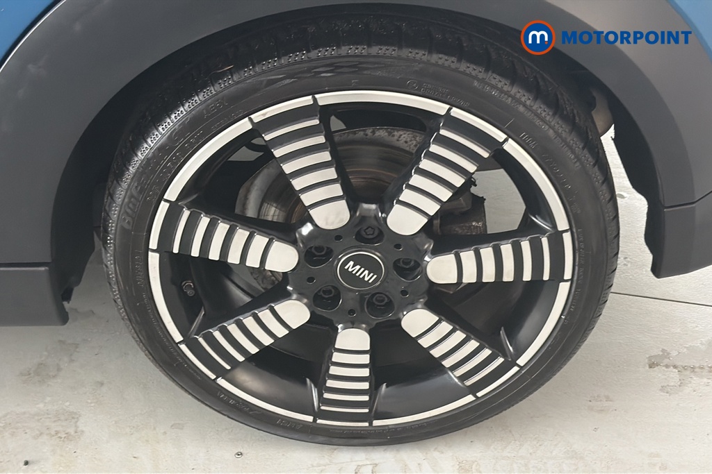Mini Hatchback Cooper Exclusive Manual Petrol Hatchback - Stock Number (1673902) - 45th supplementary image