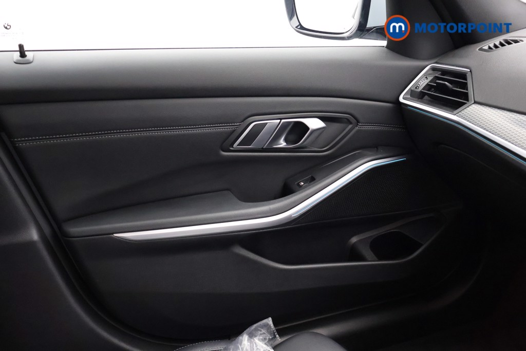 BMW 3 Series M Sport Automatic Petrol Plug-In Hybrid Saloon - Stock Number (1673937) - 16th supplementary image