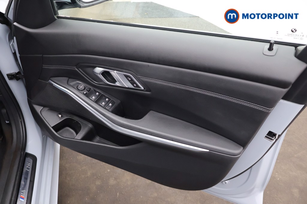 BMW 3 Series M Sport Automatic Petrol Plug-In Hybrid Saloon - Stock Number (1673937) - 19th supplementary image