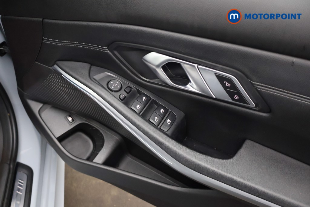 BMW 3 Series M Sport Automatic Petrol Plug-In Hybrid Saloon - Stock Number (1673937) - 20th supplementary image