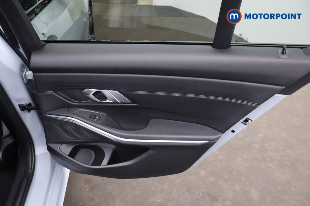BMW 3 Series M Sport Automatic Petrol Plug-In Hybrid Saloon - Stock Number (1673937) - 24th supplementary image