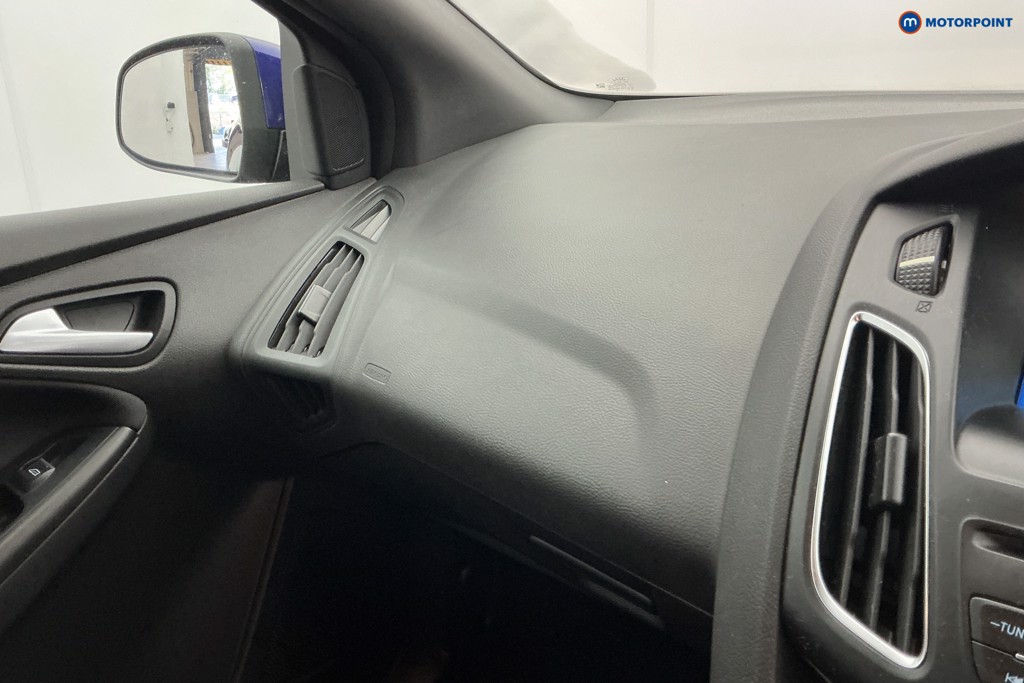 Ford Focus St-Line X Manual Petrol Hatchback - Stock Number (1674231) - 19th supplementary image