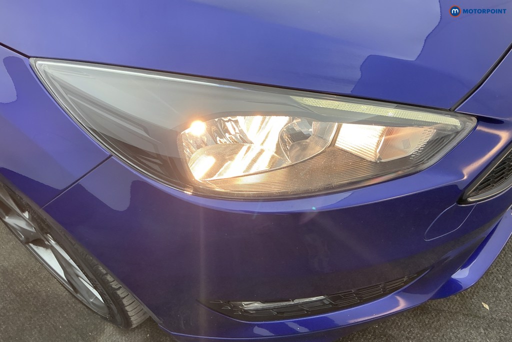 Ford Focus St-Line X Manual Petrol Hatchback - Stock Number (1674231) - 30th supplementary image